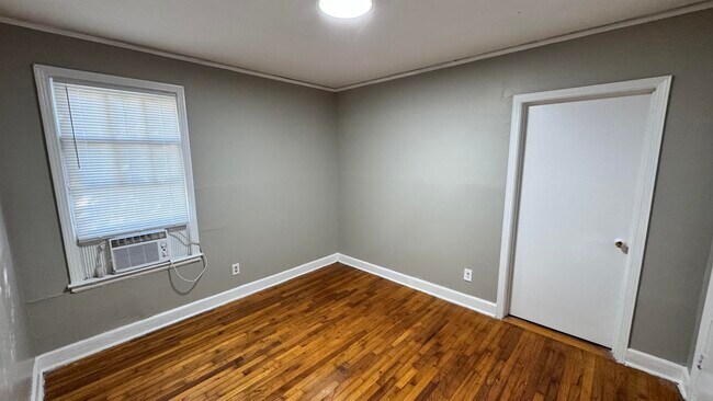 Building Photo - 1041 Isabelle St