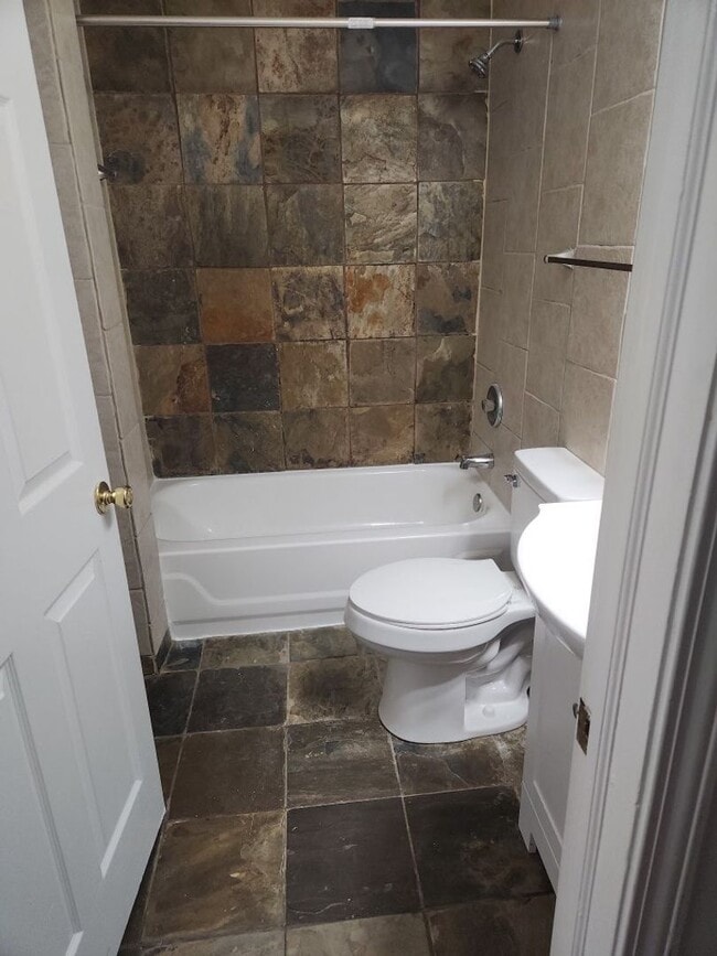 Building Photo - 1603 Broadway St