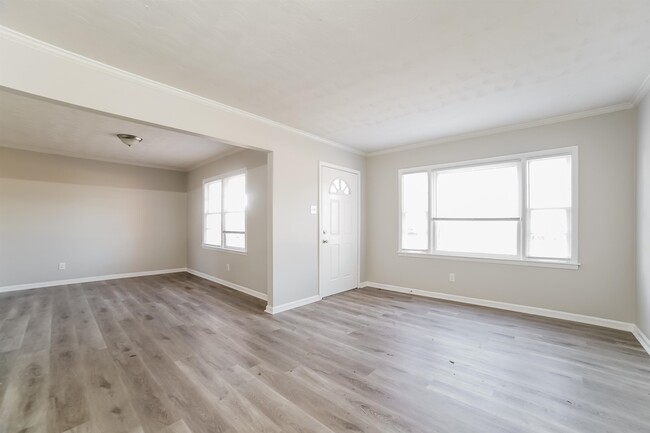 Foto del edificio - 3714 Bedford Ln