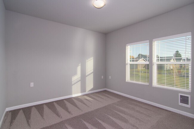Building Photo - 3 Bed 2 Bath single level home in gated pr...