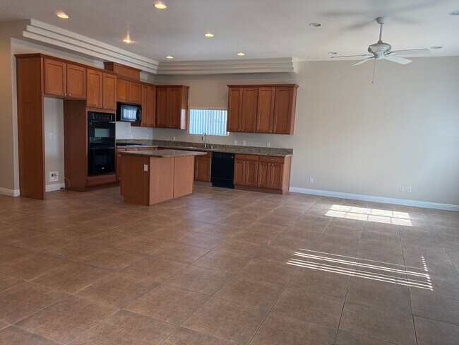 Foto del edificio - Large Single Story Cul de Sac Home AVAILABLE!