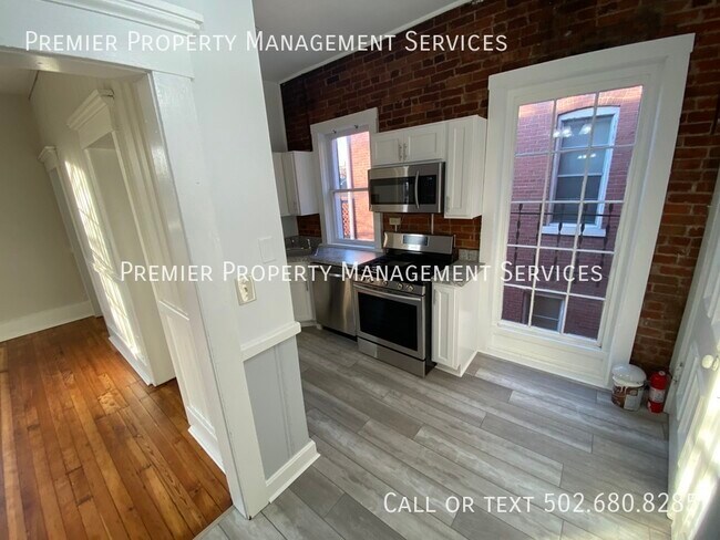 Foto del edificio - Newly renovated studio in Old Louisville!