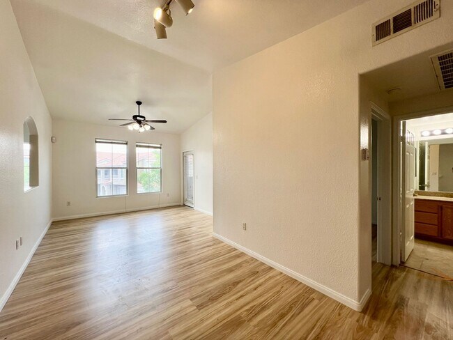 Building Photo - COMING SOON! UPGRADED 1BD/1BA GATED CONDO ...