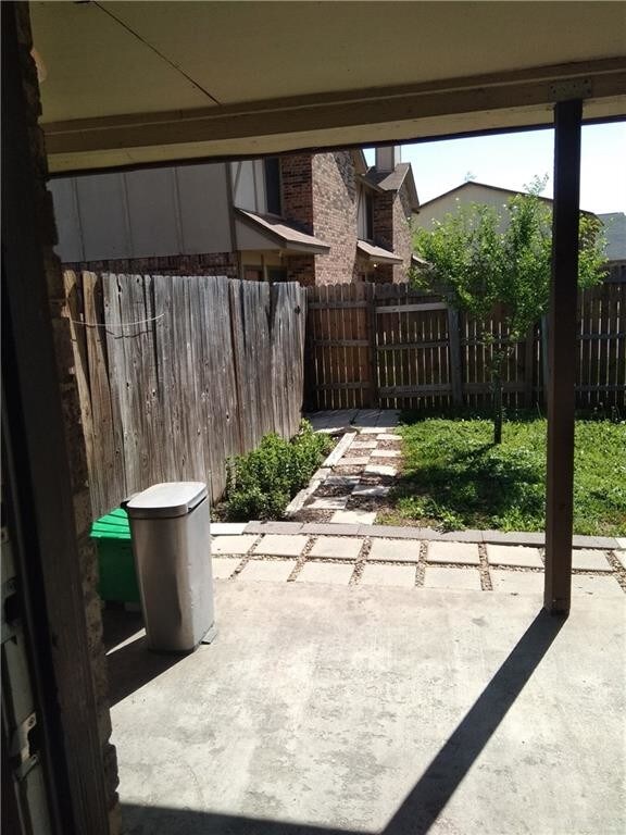 Foto del edificio - 801 Bluebonnet Dr