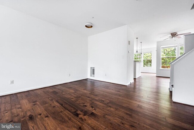Foto del edificio - 21562 Iredell Terrace