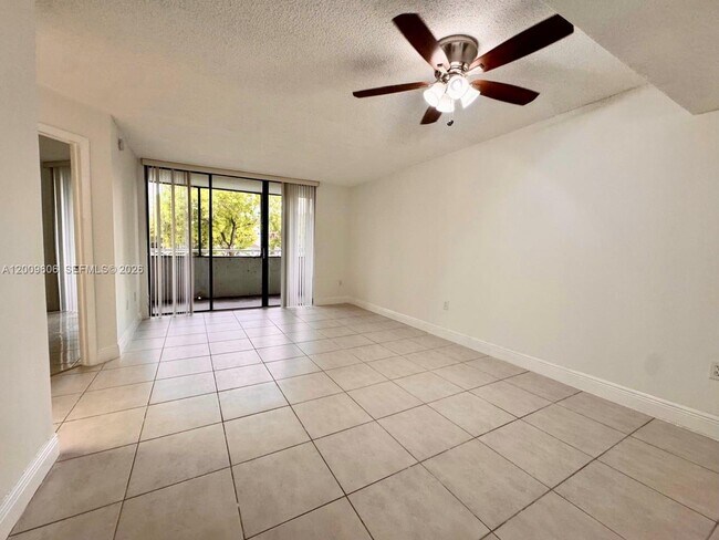 Foto del edificio - 8255 SW 152nd Ave