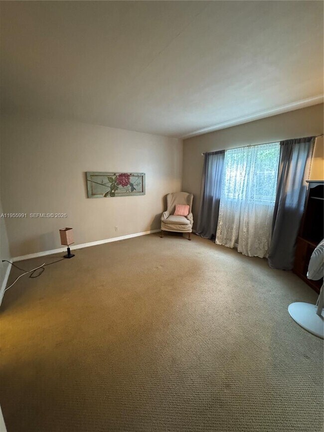 Foto del edificio - 100 SE 6th Ave