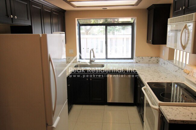 Foto del edificio - 3 br, 2.5 bath House - 5633 Albert Lane