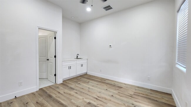 Building Photo - 4509 La Branch St