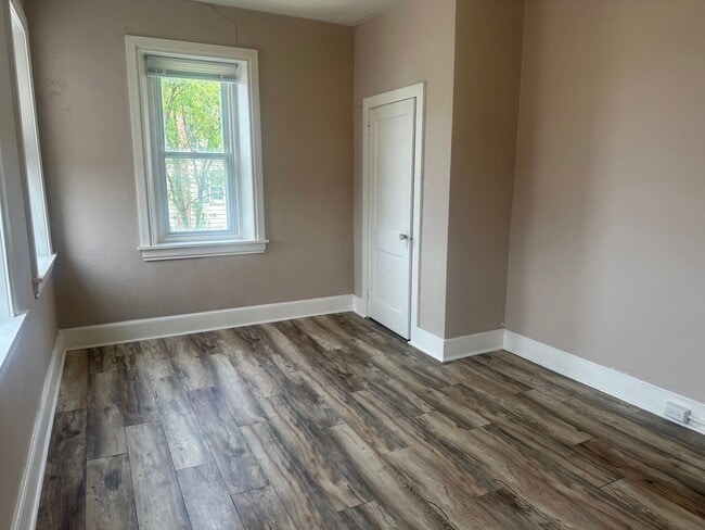 Building Photo - 800 Tuckerton Ave