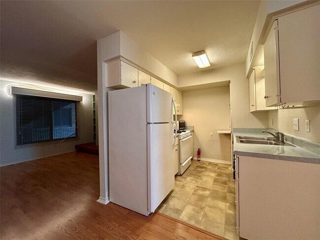 Foto del edificio - 505 W 7th St