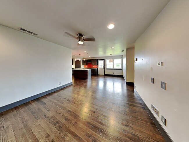 Foto del edificio - 2307 Cardinal Ln