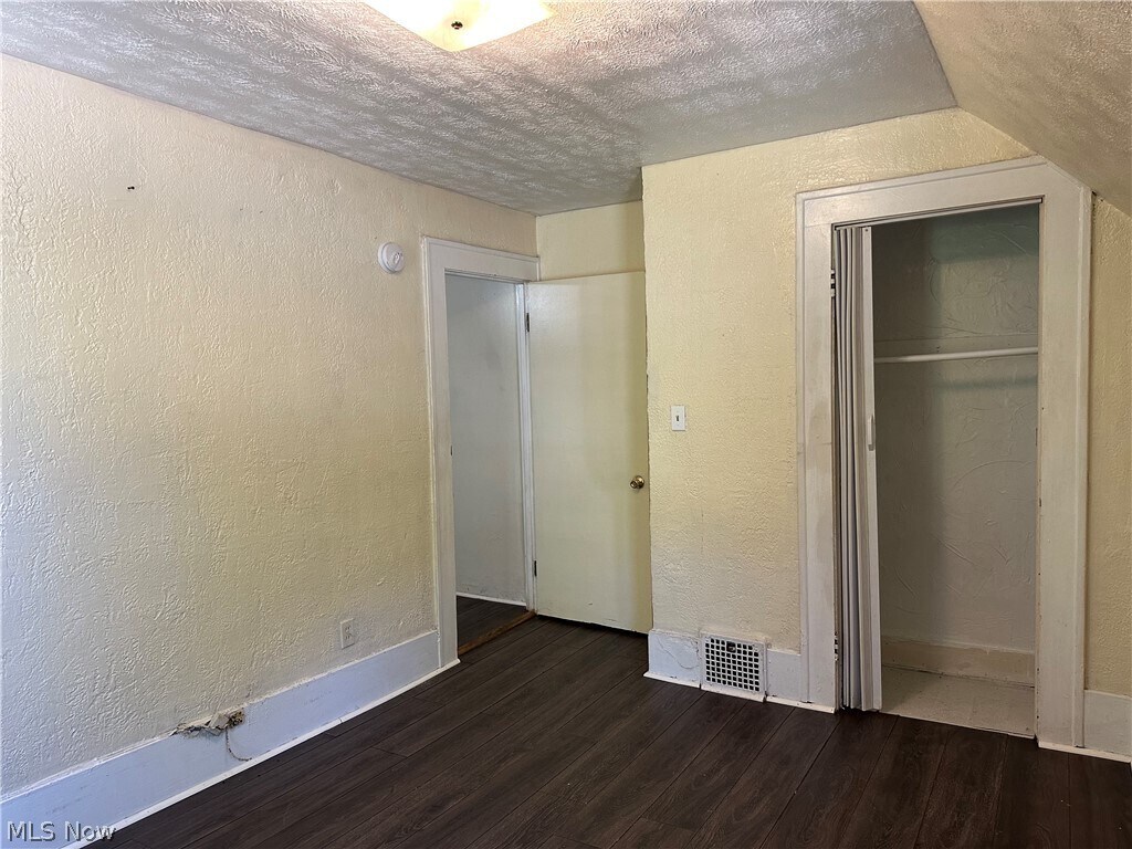 Foto del edificio - 144 W Tallmadge Ave