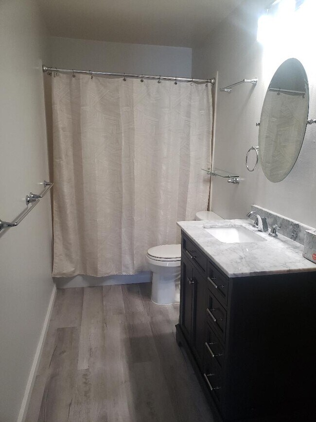 Foto del edificio - 375 Jayne Ave