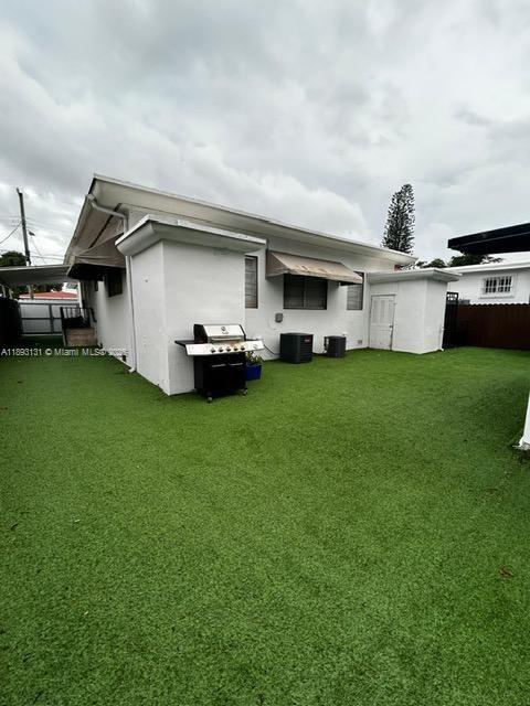 Building Photo - 1945 NW 33rd St