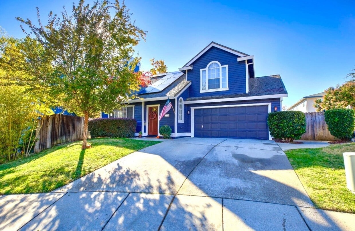 Primary Photo - Charming 3BR Auburn Home