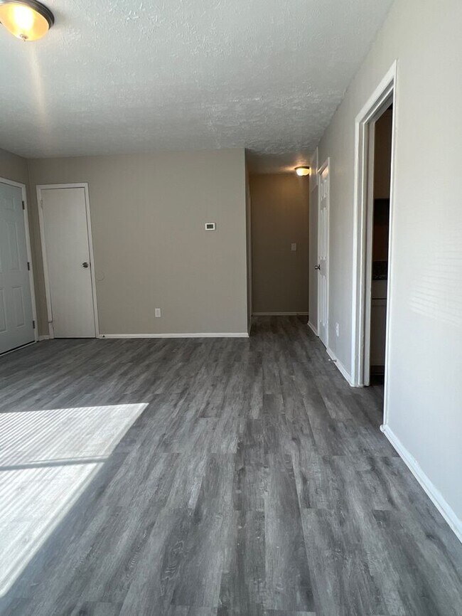 Foto del edificio - 5422 Revere Dr