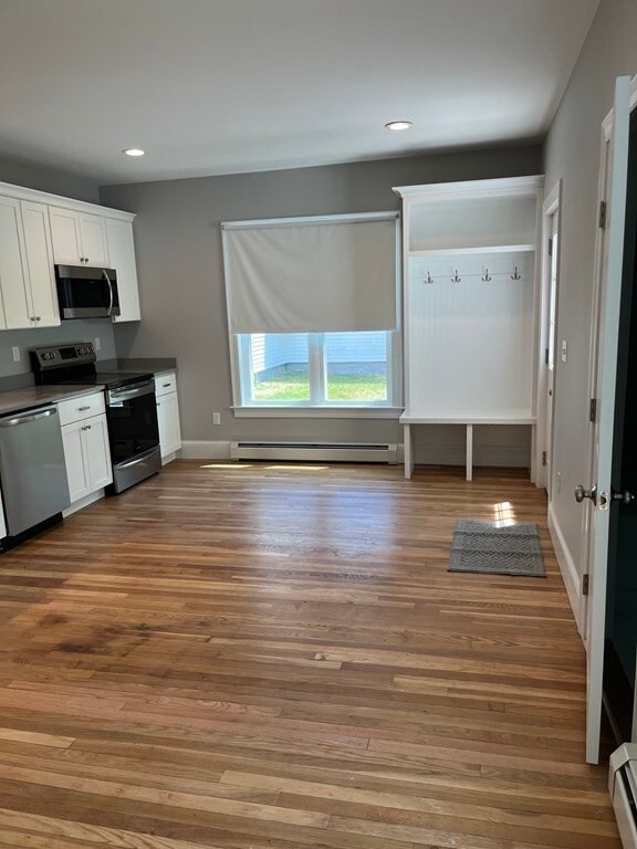 Building Photo - 284 Main St