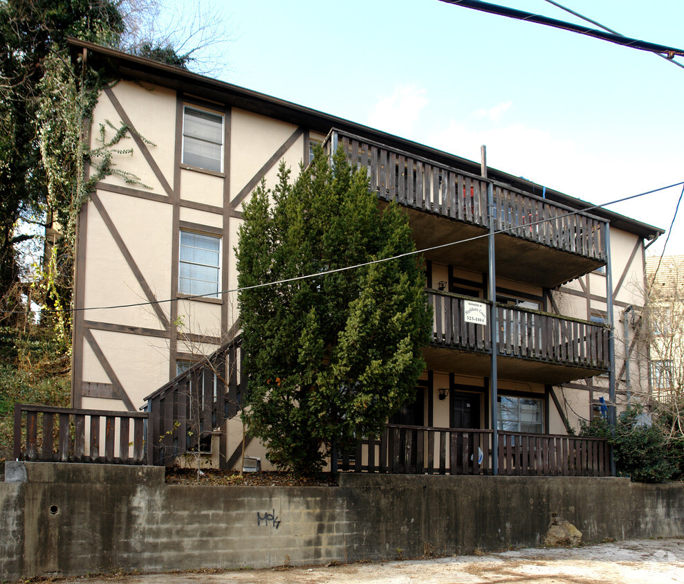 Exterior - 814 Maplehurst Ct