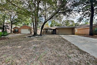 Building Photo - 10 Windswept Oaks Pl