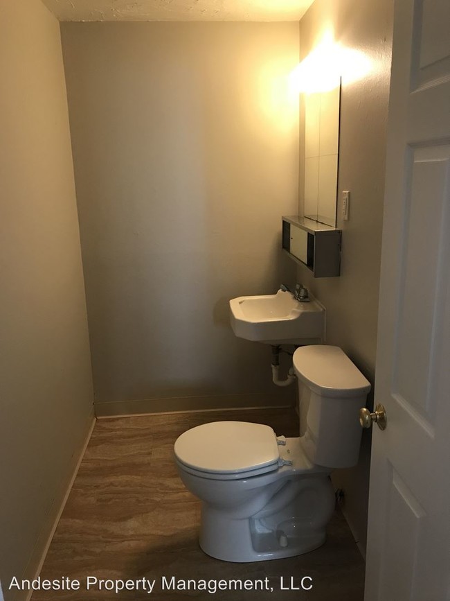 Foto del edificio - 3 br, 2 bath House - 380 SPRAGUE ROAD