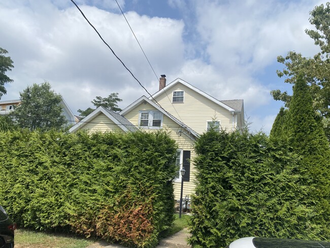 Building Photo - 7 Fenwick Pl
