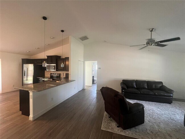 Foto del edificio - 1370 McCrory St