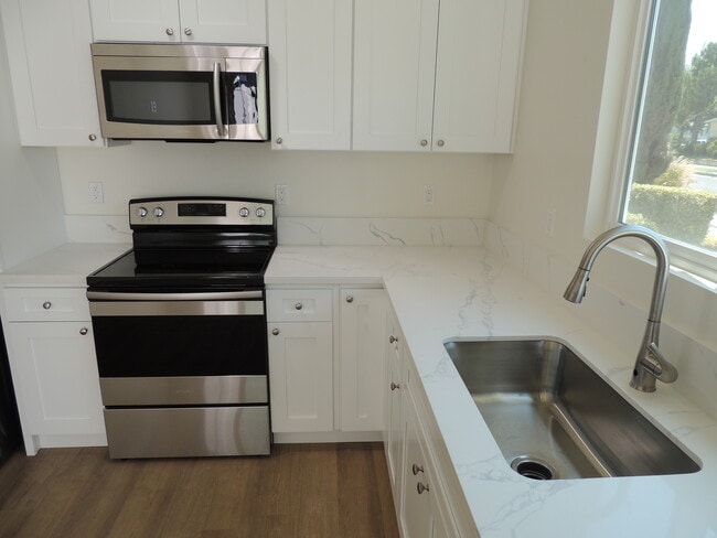 Kitchen - 22851 Valerio St