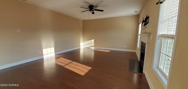 Foto del edificio - 200 Thistle Ct