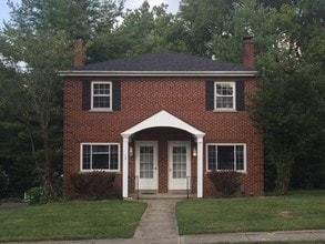 Building Photo - 54 Woodlawn Ave