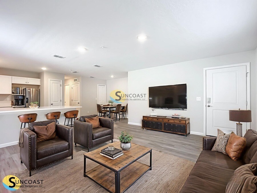 Foto principal - 6499 Breezy Oaks Wy