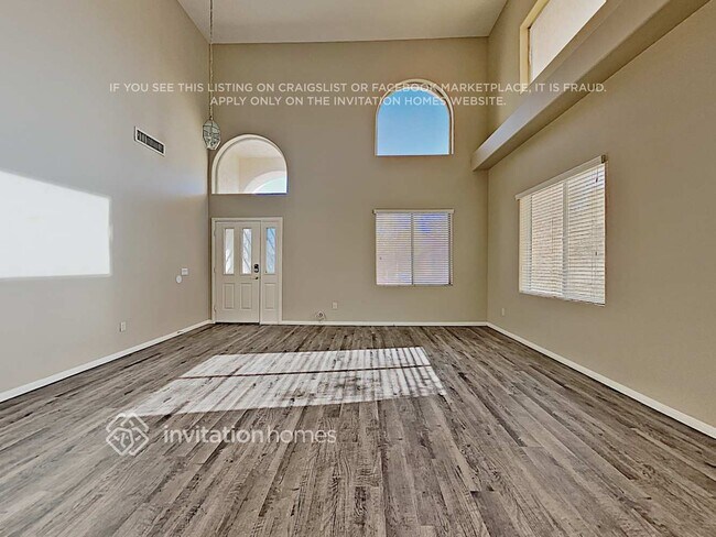 Foto del edificio - 8112 Painted Clay Ave
