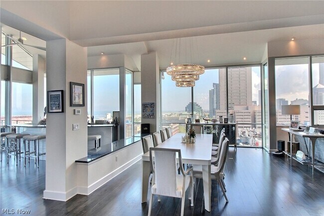 Foto del edificio - 701 W Lakeside Ave