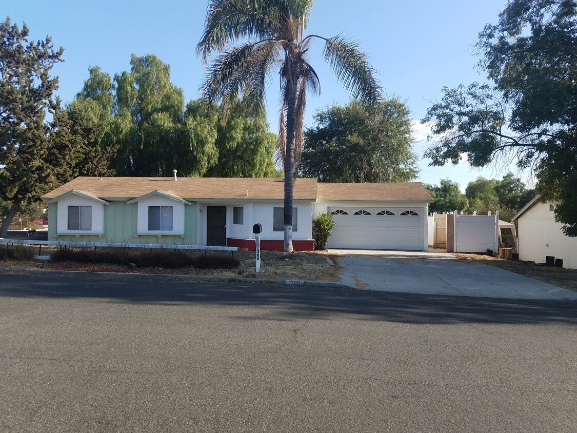 1386 Calle Tulipan, Thousand Oaks, CA 91360 House for Rent in