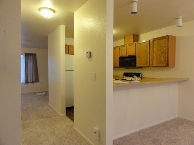 8050 Pioneer Dr Anchorage Ak 99504 Townhouse For Rent In
