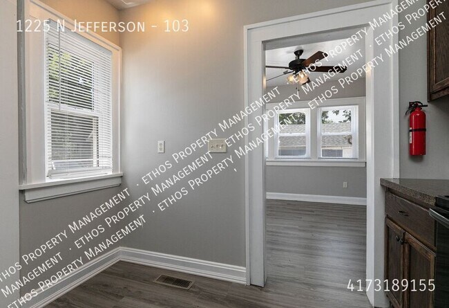 Foto del edificio - 1225 N Jefferson Ave