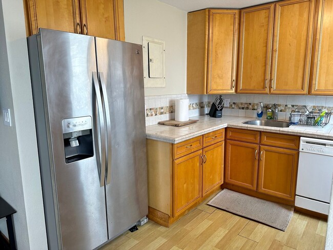 Building Photo - Ocean view from this 2 bedroom 1 bath furn...