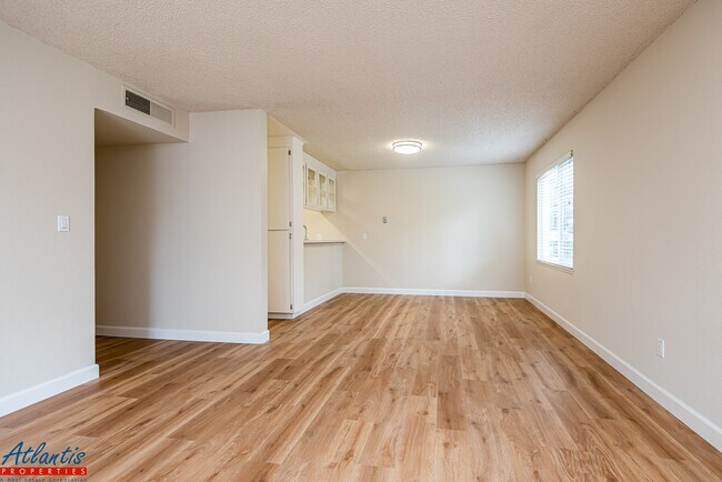 Building Photo - 293 Tradewinds Dr