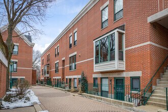 Building Photo - 727 S Ashland Ave
