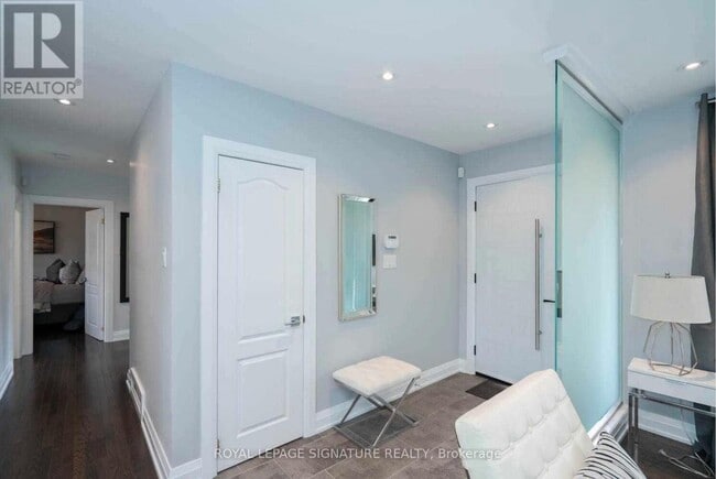 Building Photo - 2 Groveland Crescent