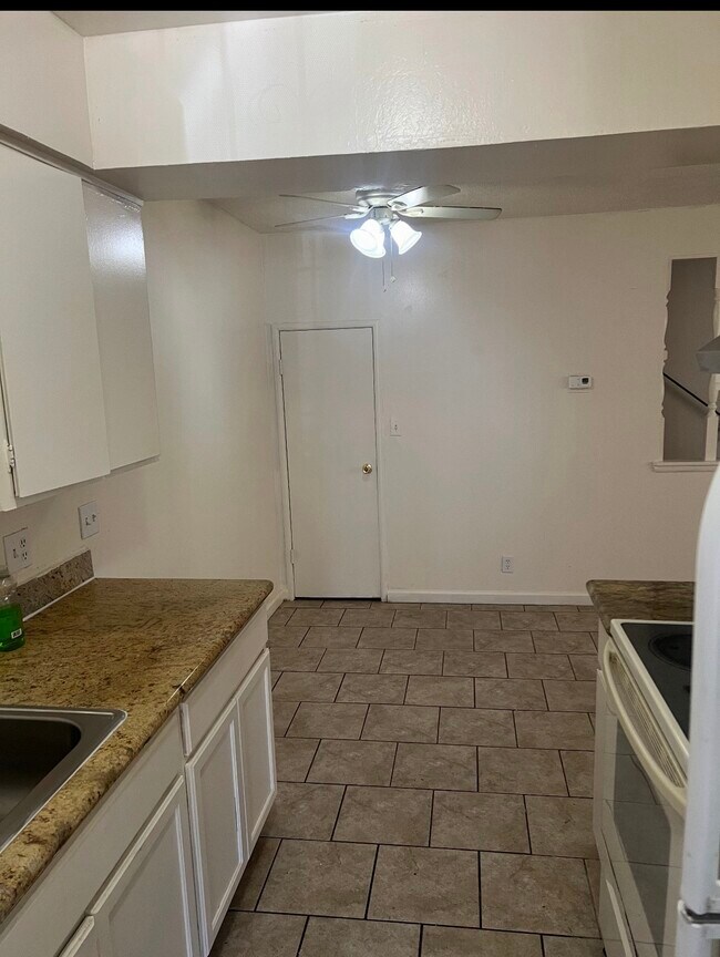 Foto del edificio - 1218 Casita Dr