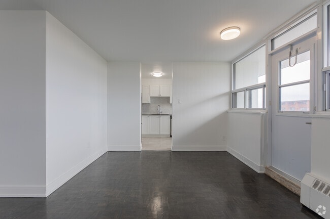 1BR, 1BA - 724SF - Dining Room - 1970 Fowler Dr