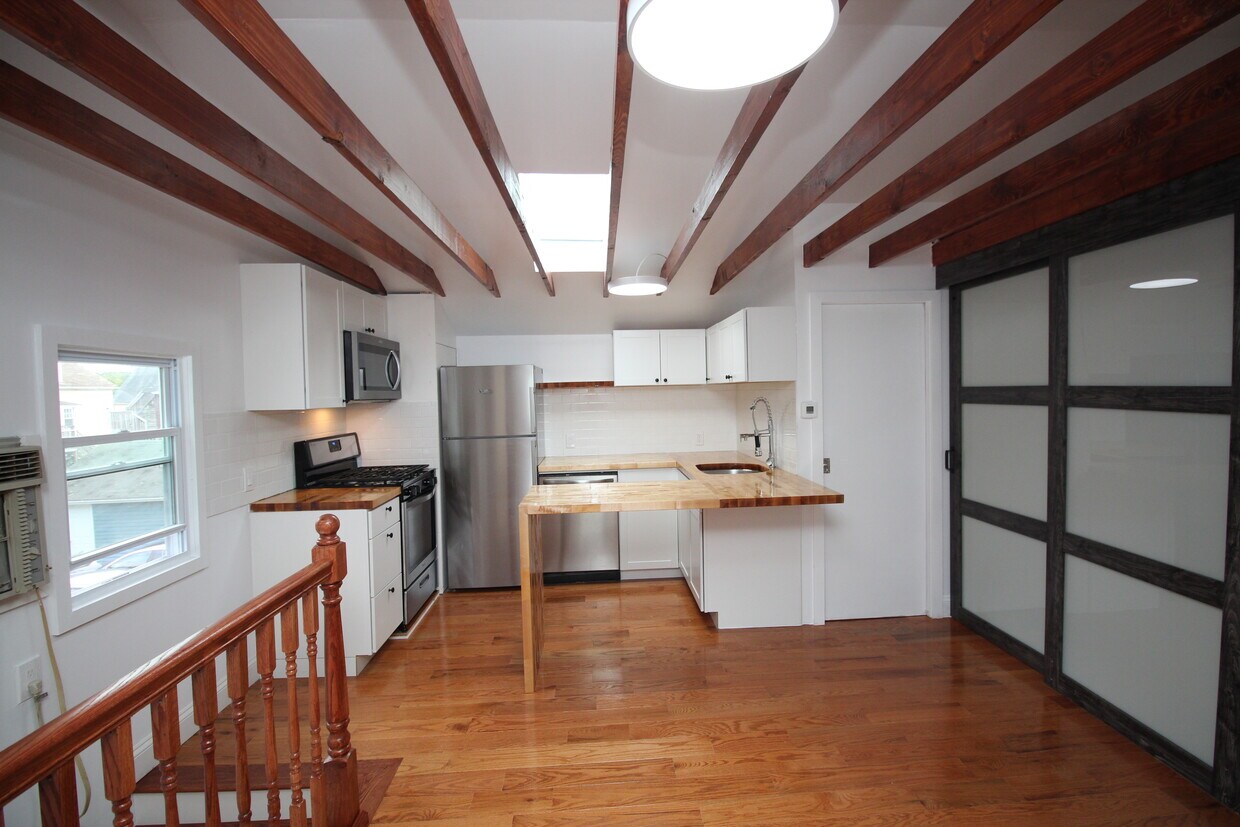 Kitchen - 321 Central Ave