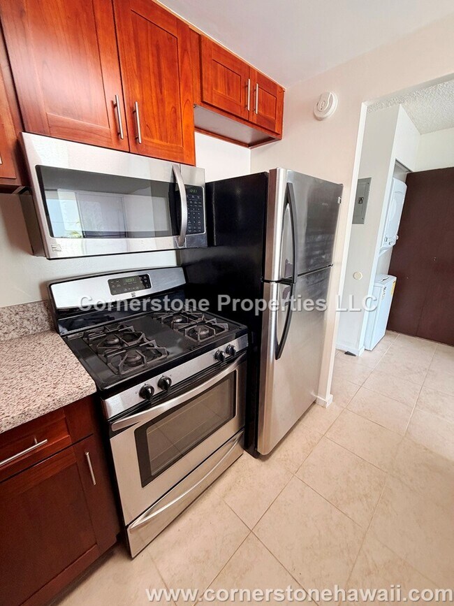 Foto del edificio - 475 Atkinson Dr