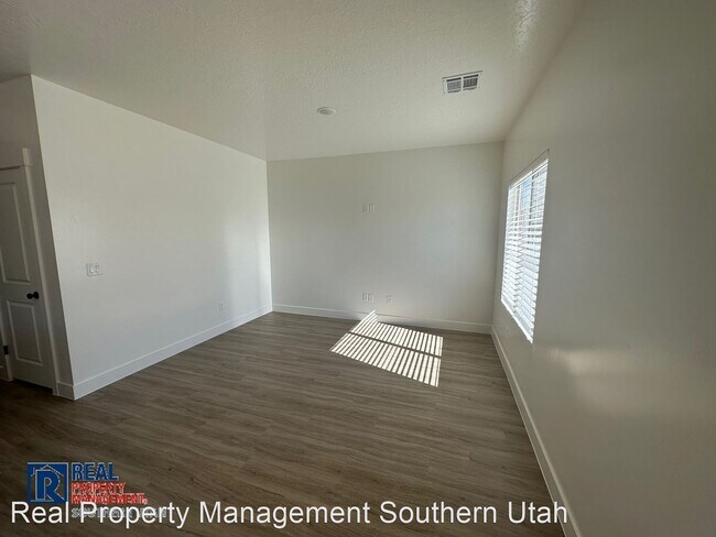 Building Photo - 3 br, 2.5 bath House - 2366 E Alexander Lane