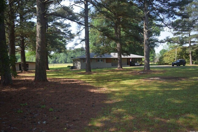 Building Photo - Contact Peggy Goodman 501 676 1758   or He...