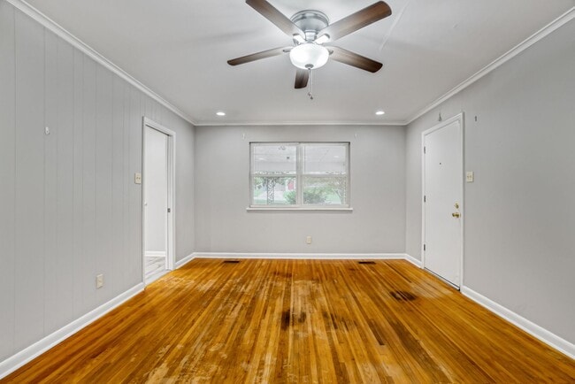 Building Photo - Adorable Midtown Duplex