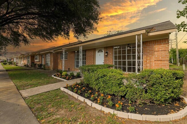 Foto del edificio - 3324 Burke Rd