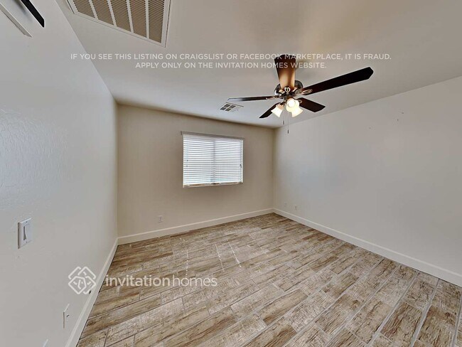 Foto del edificio - 6731 W Desert Ln
