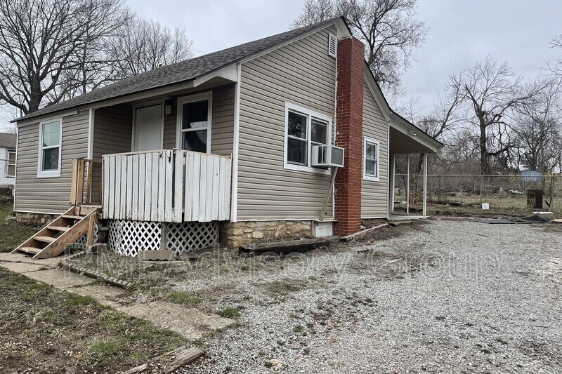 612 SE 28th St, Topeka, KS 66605 House Rental in Topeka, KS